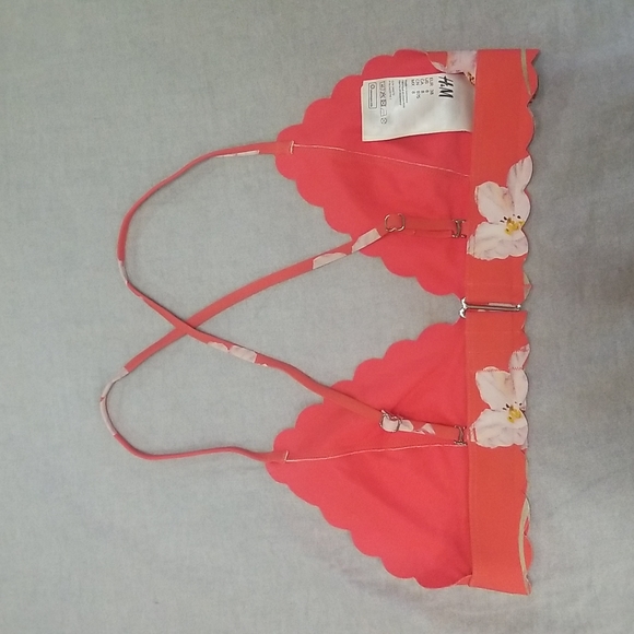 H&M Bikini Top SM - Picture 2 of 3